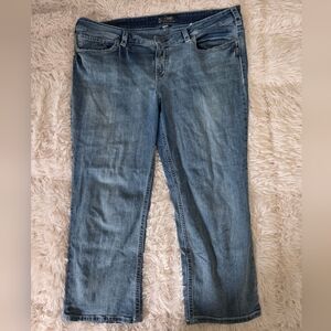 Silver Jeans Blue Cropped Jeans with Natural Fading